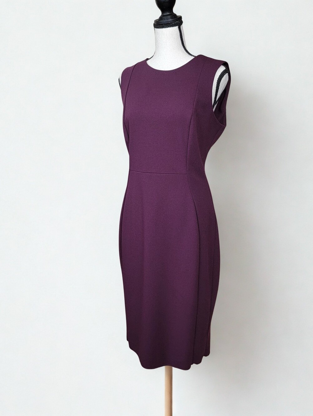 Calvin Klein Purple Sheath Dress Size 8 Sleeveless Gold Zip Work Knee Length